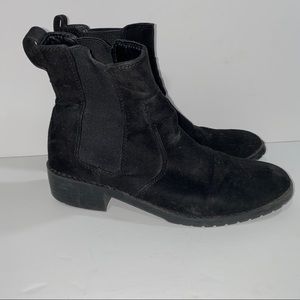 H&M Womens Black Faux Suede Chelsea Ankle Boots Size 5.5